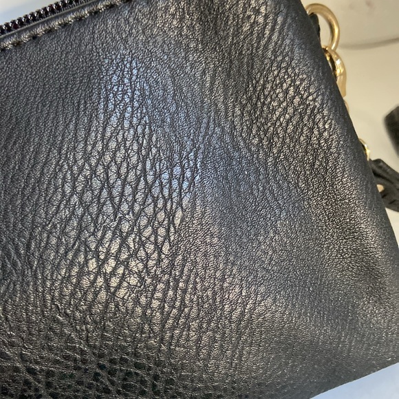 Michael Kors wristlet NWOT 3 zippered sections long shoulder strap included - Picture 10 of 12